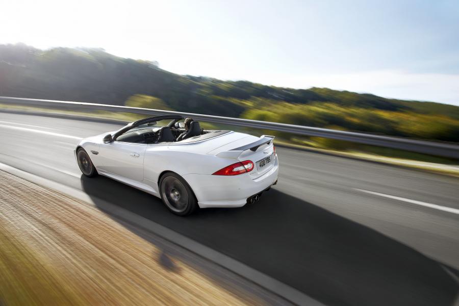  Jaguar XKR-S Convertible 2012 года  (фото 32 из 45)